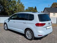 Gebraucht VW Touran Highline 150 PS (110 kW) 2018 Weiß Van / Kleinbus
