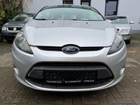 Gebraucht Ford Fiesta Trend 60 PS (44 kW) 2009 Silber Kleinwagen