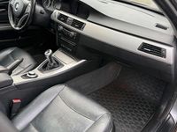 Gebraucht BMW 320 170 PS (125 kW) 2007 Grau Kombi