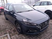 Gebraucht Hyundai i30 Trend 159 PS (116 kW) 2022 Dark teal metallic Limousine