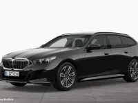 Gebraucht BMW 520 M Sport 197 PS (144 kW) 2024 Saphirschwarz Kombi