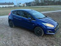 Gebraucht Ford Fiesta Titanium 125 PS (91 kW) 2016 Blau Kleinwagen