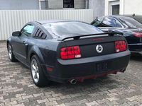Gebraucht Ford Mustang GT 305 PS (224 kW) 2015 Mattschwarz Coupé