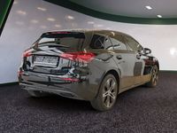 Gebraucht Mercedes E250 Advanced 163 PS (119 kW) 2023 Schwarz / kosmosschwarz (metallic) Coupé