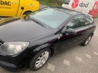 Second-hand Opel Astra 90 CP (66 kW) 2005 Negru Hatchback