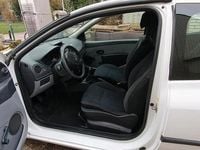 Gebraucht Renault Clio II 66 PS (48 kW) 2006 Weiß Kleinwagen