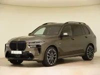 Gebraucht BMW X7 M Sport 352 PS (258 kW) 2025 Grün SUV