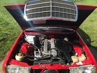 Gebraucht Mercedes E280 185 PS (136 kW) 1979 Rot Kombi