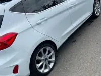 Gebraucht Ford Fiesta Titanium 101 PS (74 kW) 2017 Weiß Kleinwagen