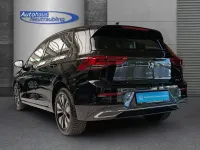 Gebraucht VW Golf VIII Move 110 PS (80 kW) 2024 (schwarz) deep black perleffekt Limousine