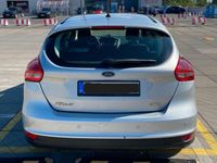 Gebraucht Ford Focus 101 PS (74 kW) 2017 Grau Kombi