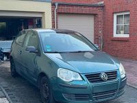 Usado VW Polo 54 HP (39 kW) 2006 Verde Citadino