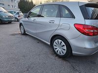Gebraucht Mercedes B180 109 PS (80 kW) 2014 Silber Van / Kleinbus