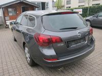 Usata Opel Astra Sport 140 CV (102 kW) 2011 Grigio Station wagon