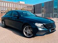 Usado Mercedes E220 AMG 194 HP (142 kW) 2016 Verde Sedan