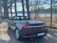 Gebraucht Opel Cascada 165 PS (121 kW) 2014 Rot Cabrio
