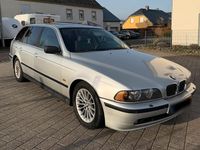 Gebraucht BMW 525 163 PS (119 kW) 2003 Silber Kombi