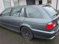 Gebraucht BMW 525 163 PS (119 kW) 2002 Grau Kombi