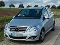 Gebraucht Mercedes B160 95 PS (69 kW) 2011 Silber Van / Kleinbus