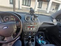 Gebraucht Ford Fiesta 60 PS (44 kW) 2005 Silber Kleinwagen