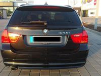 Gebraucht BMW 320 184 PS (135 kW) 2012 Schwarz Kombi