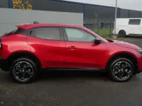Neu Alfa Romeo Junior 145 PS (106 kW) 2026 Rot SUV