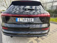 Używany Audi e-tron S-Line 300 kW (408 KM) 2022 Czarny SUV