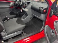 Gebraucht Toyota Aygo Cool 69 PS (50 kW) 2009 Rot Kleinwagen