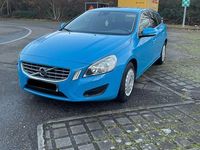 Gebraucht Volvo V60 Momentum 136 PS (100 kW) 2012 Blau Kombi