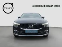Gebraucht Volvo XC60 Ultimate 235 PS (172 kW) 2023 Onyx black / metallic SUV