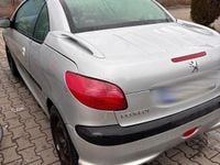 Gebraucht Peugeot 206 CC 109 PS (80 kW) 2003 Silber Cabrio