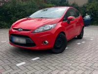Gebraucht Ford Fiesta 90 PS (66 kW) 2011 Rot Kleinwagen