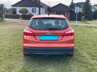 Usata Ford Focus 140 CV (102 kW) 2012 Arancione Station wagon