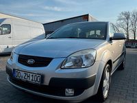 Second-hand Kia Rio 90 CP (66 kW) 2007 Argintiu Berlinǎ
