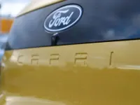 Neu Ford Capri Extended Range 210 kW (286 PS) 2026 Vivid yellow SUV