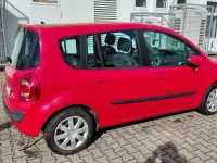 Usado Renault Modus 75 CV (55 kW) 2011 Rojo Monovolumen