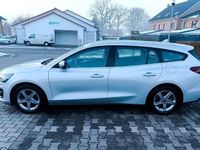 Gebraucht Ford Focus Titanium 120 PS (88 kW) 2022 Silber Limousine