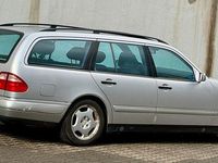 Gebraucht Mercedes E240 Avantgarde 170 PS (125 kW) 1999 Silber Limousine