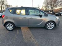 Gebraucht Opel Meriva Edition 95 PS (69 kW) 2014 Muskatgrau/muskat braun(m2) Van / Kleinbus