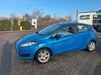 Gebraucht Ford Fiesta 101 PS (74 kW) 2013 Blau Kleinwagen