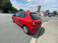 Gebraucht Peugeot 206 Basis 75 PS (55 kW) 2009 Farbe rot aden/flach standard Kleinwagen
