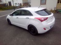 Gebraucht Hyundai i30 99 PS (72 kW) 2014 Weiß Limousine