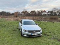 Gebraucht VW Passat 140 PS (102 kW) 2015 Grau Kombi