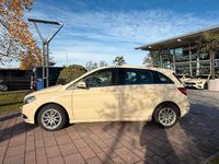 Gebraucht Mercedes B180 109 PS (80 kW) 2014 Van / Kleinbus