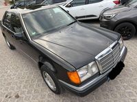 Gebraucht Mercedes E260 160 PS (117 kW) 1991 Schwarz Limousine