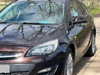 Gebraucht Opel Astra Edition 140 PS (102 kW) 2014 Braun Kombi