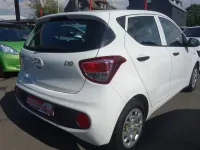 Gebraucht Hyundai i10 Select 67 PS (49 kW) 2019 Weiß Kleinwagen