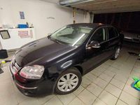 Gebraucht VW Jetta Highline 160 PS (117 kW) 2010 Schwarz Limousine