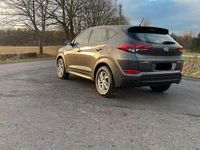 Gebraucht Hyundai Tucson 116 PS (85 kW) 2015 Braun SUV