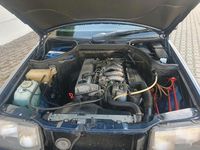 Gebraucht Mercedes E250 90 PS (66 kW) 1985 Blau Limousine